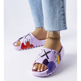 Babuchas moradas con estampados violeta 1