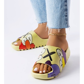 Babuchas verdes con estampados 1