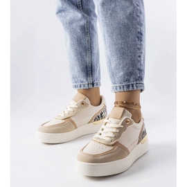 Zapatillas beige con plataforma de Tooele 1