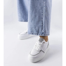 Zapatillas blancas en la plataforma Tooele blanco 2