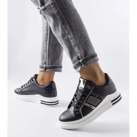 Deportivas negras decoradas con pedrería Xarles negro 1 Deportivas negras decoradas con pedrería Xarles negro 1