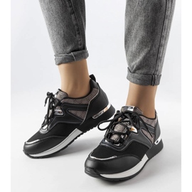 Zapatillas negras con elementos dorados de Bedord negro 1 Zapatillas negras con elementos dorados de Bedord negro 1