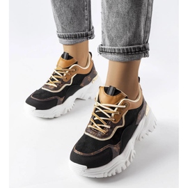 Deportivas negras con suela irregular de Alta negro 1 Deportivas negras con suela irregular de Alta negro 1