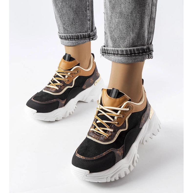 Deportivas negras con suela irregular de Alta negro 1 Deportivas negras con suela irregular de Alta negro 1