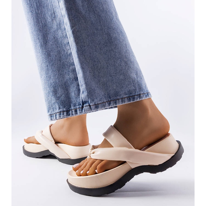 PA1 Chanclas beige con plataforma de Lachapelle 2