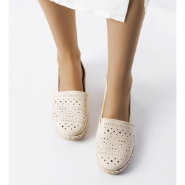Alpargatas caladas beige de Augusta 2
