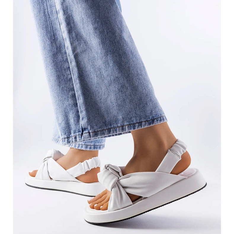 Sandalias de cuña blancas de Clarice blanco 1