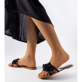 Chanclas negras decoradas con flores de Rapids negro 2