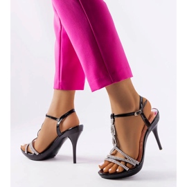 Sandalias tacón stiletto pedrería negra Angélil negro 1