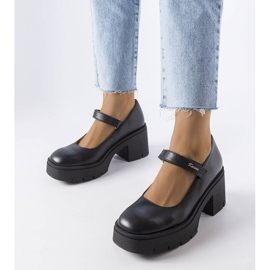 Salón Karino de piel negra con tacón negro 2