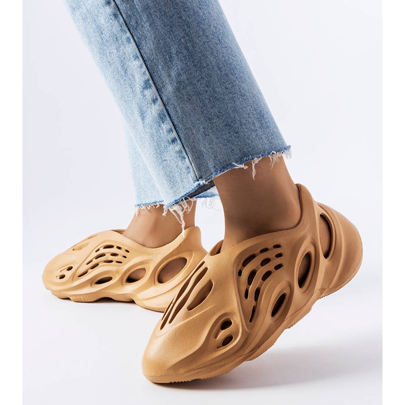 Zapatillas casa juliana espuma marrón 1