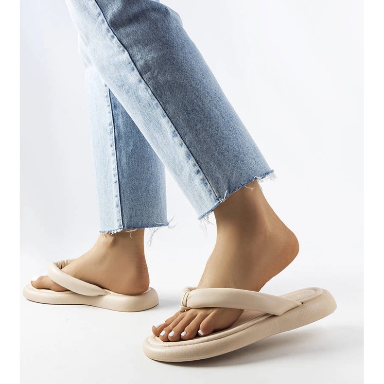 Sandalias gruesas beige de Smithfield. 2