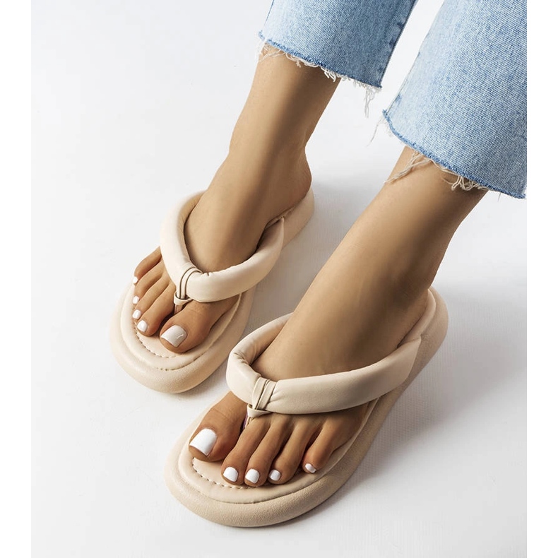 Sandalias gruesas beige de Smithfield. 1