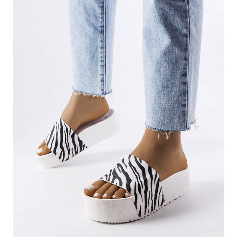 Chanclas de cebra AE35 blanco 1