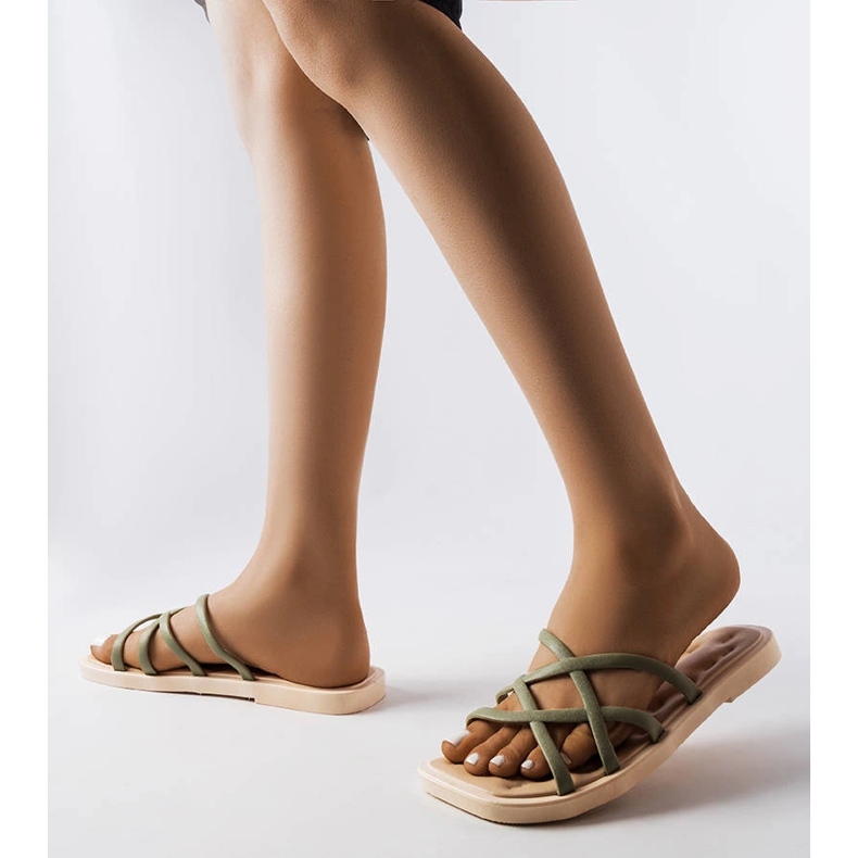 Chanclas de goma verde perla 1