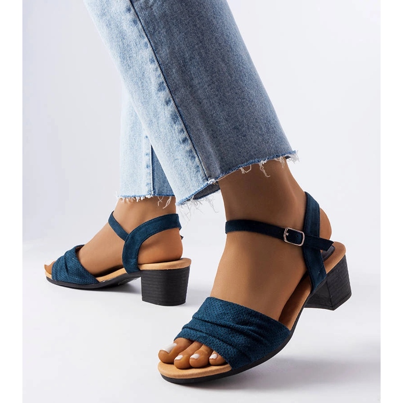 Sandalias de tacón bajo azul marino de Broom 1