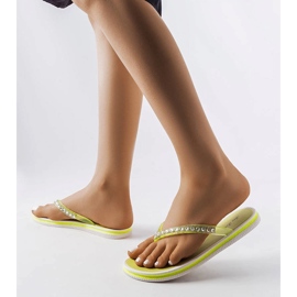 Chanclas con pedrería verde neón de Patrier 2
