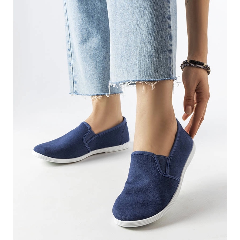 Zapatillas de tela azul marino de Quincy 1