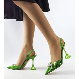 Zapatos de salón transparentes verdes de Girard 2