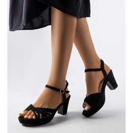 Sandalias bloque negro Brunella 1