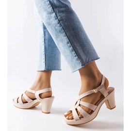 Sandalias de bloque beige de Monjeau 1