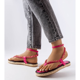 Sandalias rosas decoradas con una cadena de Varieur rosado 2
