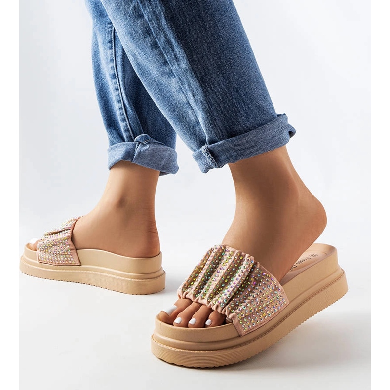 Sandalias rosas en la plataforma con circonitas cúbicas de Franet rosado 1 Sandalias rosas en la plataforma con circonitas cúbicas de Franet rosado 1