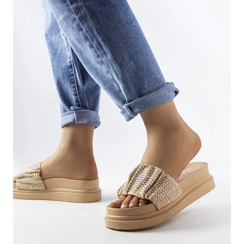 Sandalias de plataforma beige con circonitas cúbicas de Franet 1