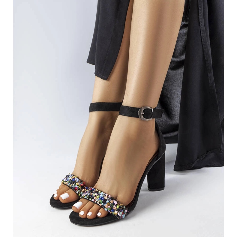 Sandalias negras decoradas con piedras Vinceza negro 1