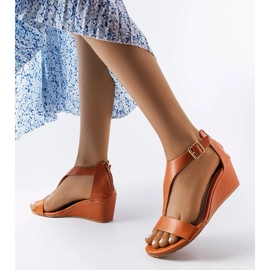 Sandalias marrones con cuña de Durepos marrón 1
