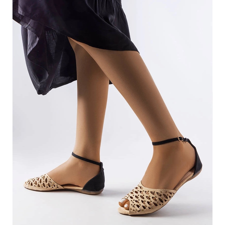 Sandalias beige caladas con circonitas de Avice 2 Sandalias beige caladas con circonitas de Avice 2