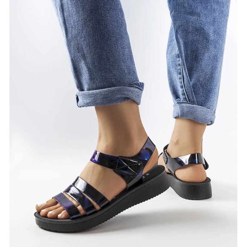 Sandalias de cuña azul marino de Covillon negro 1