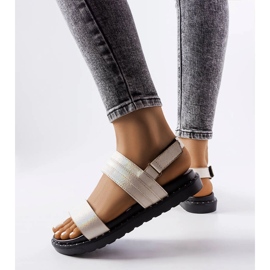 Sandalias beige brillantes de Felicienne 1