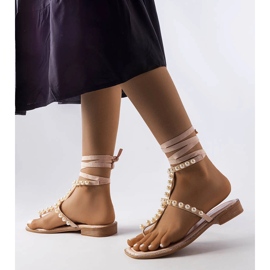 Sandalias beige con perlas Graystone 1