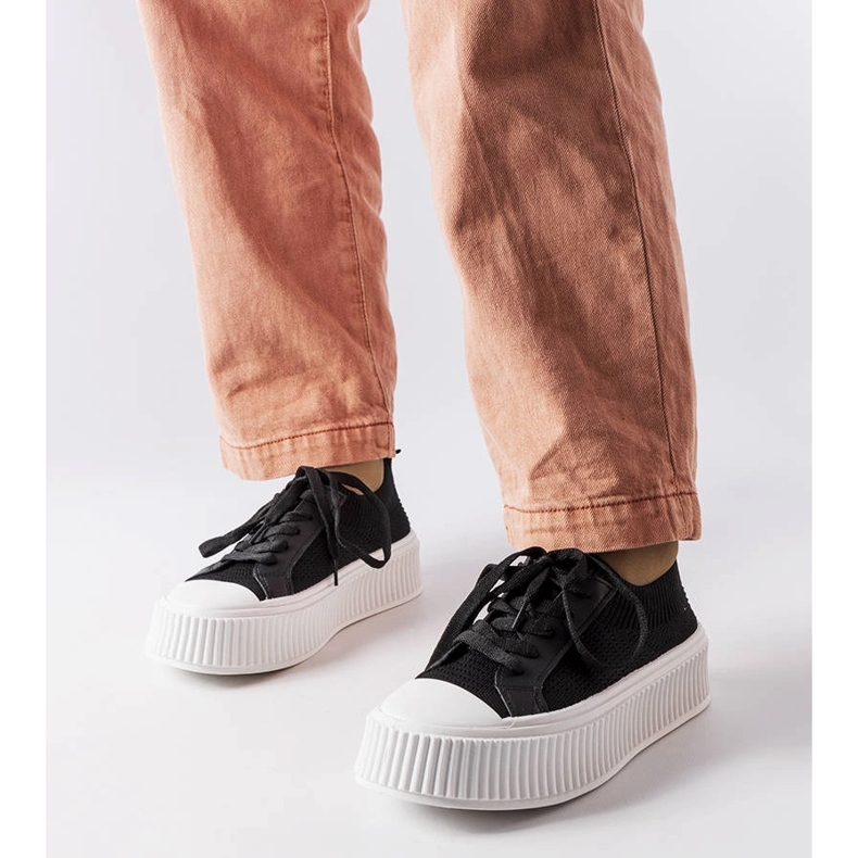 Deportivas de tejido negro sobre plataforma Mallus 1