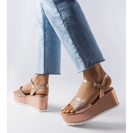 Sandalias con plataforma caladas rosas de Stockton 1