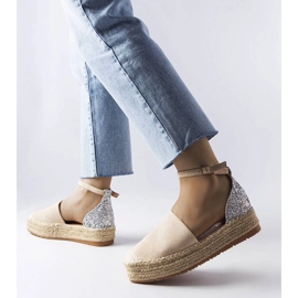 Alpargatas beige con aplicación de purpurina de Myasia 2