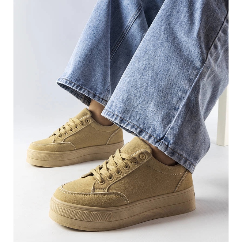 Zapatillas beige con plataforma de Amathymes 1