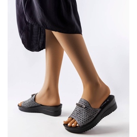 Sandalias cuña brillantes grises de Liisa 1