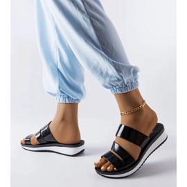 Inna Chanclas lacadas en negro de Tilde 1
