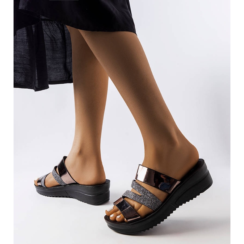 Pantuflas grises brillantes de Loli negro 1