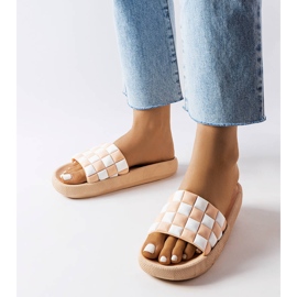 Chanclas con plataforma de goma beige de Elin 1