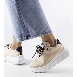 Zapatillas beige de Aisys 1