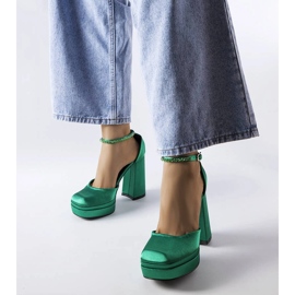 Zapatos de tacón verdes de Elida 1