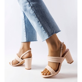 Sandalias beige en el puesto Moli 1
