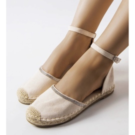 Alpargatas beige de Licia 1