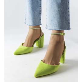 Zapatos de tacón verde de Stella 1