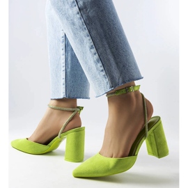 Zapatos de tacón verde de Stella 2