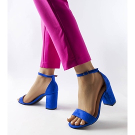 Sandalias azules de tacón bajo de Lourna 1