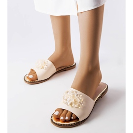 Chanclas beige con cristales de Lowa 1